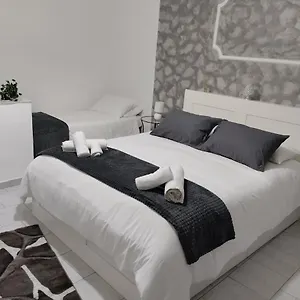 apt-house-luroke.taorminaitalyhotels.com/